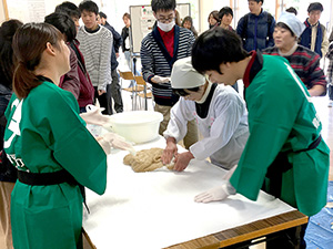 智頭町の方と協力して