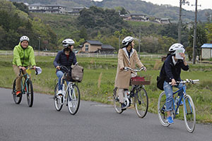 大学周辺を探索中