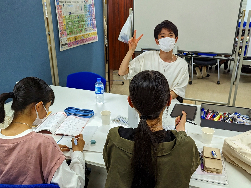 楽しみながら教える学生