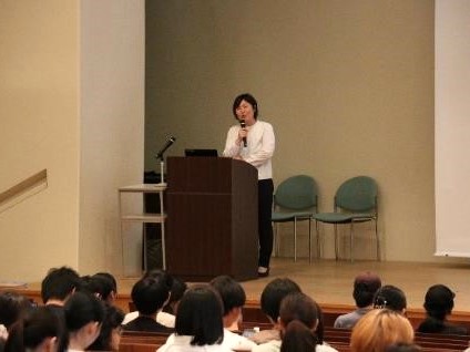 山崎製パン株式会社 人事本部 採用課長　中坪由美子様
