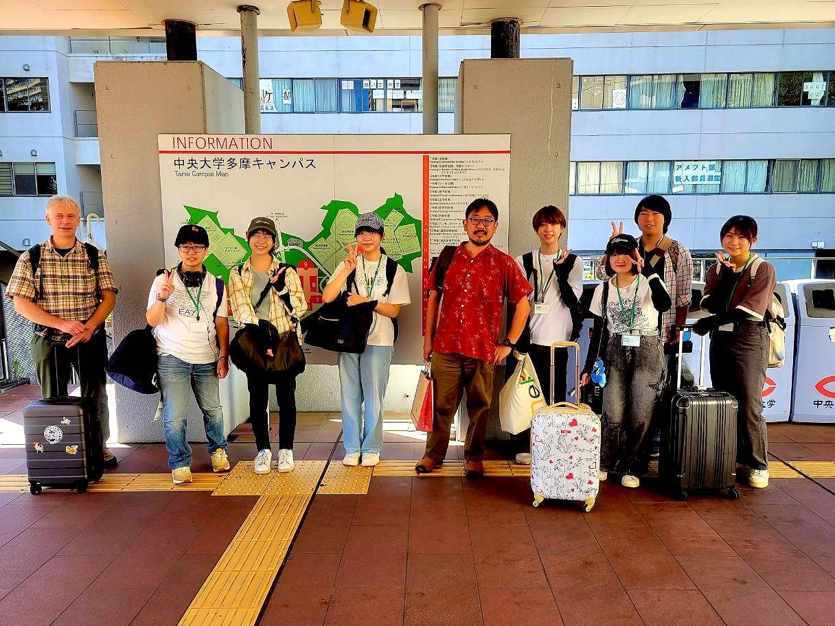 集合写真（中央大学・多摩キャンパス）