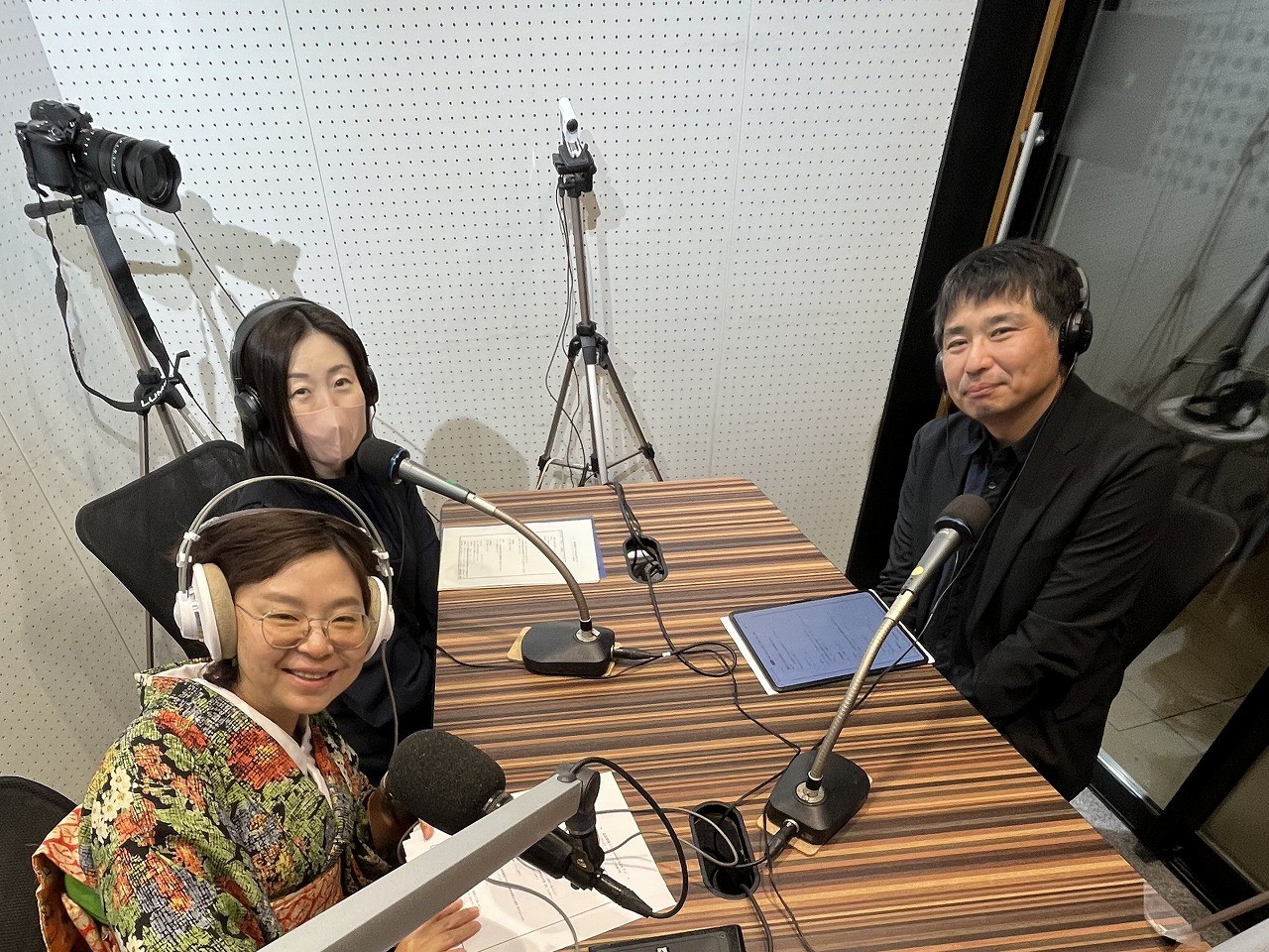 FM鳥取(RADIO BIRD)収録スタジオにて