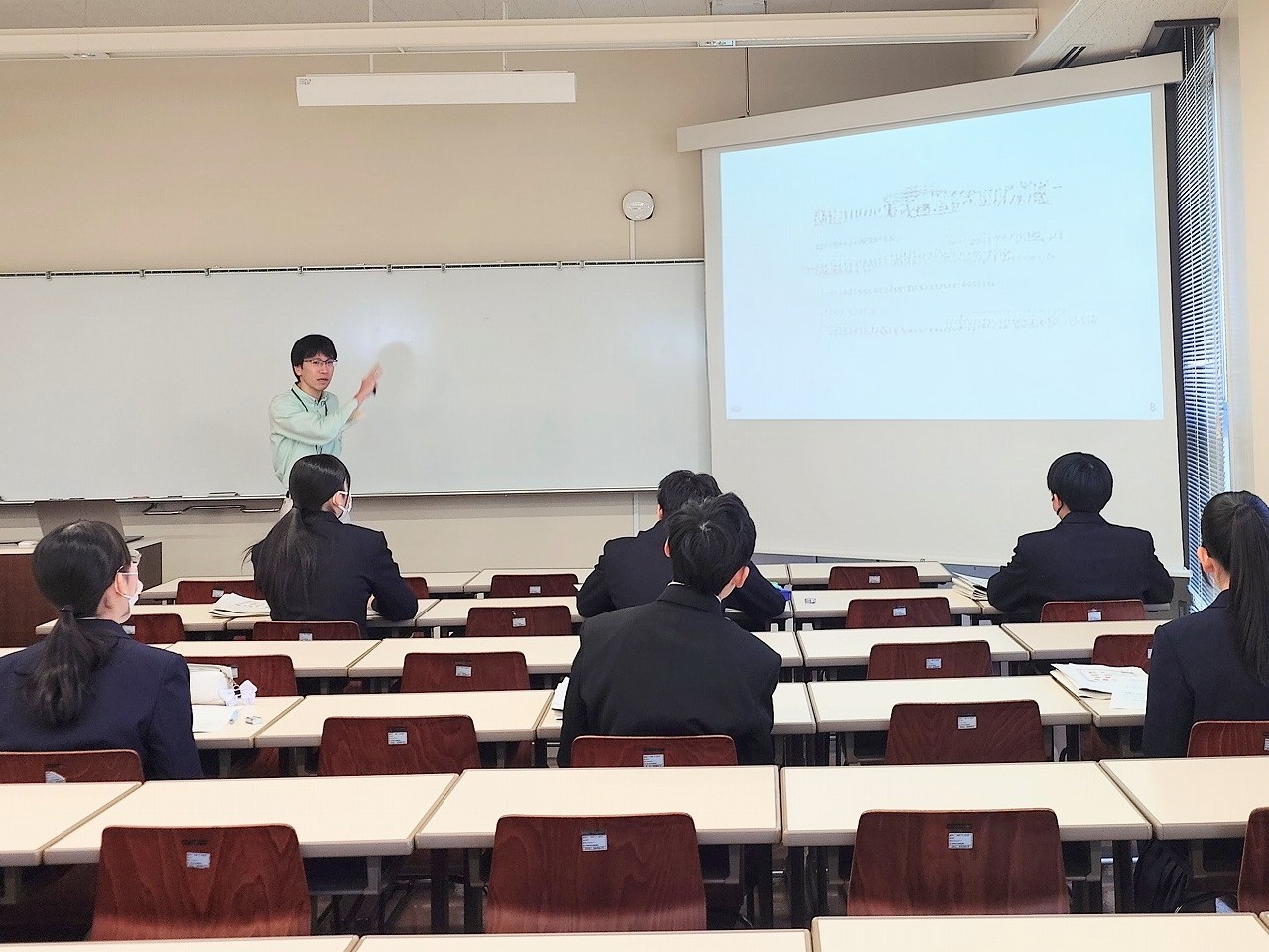 研修を行う久保准教授"