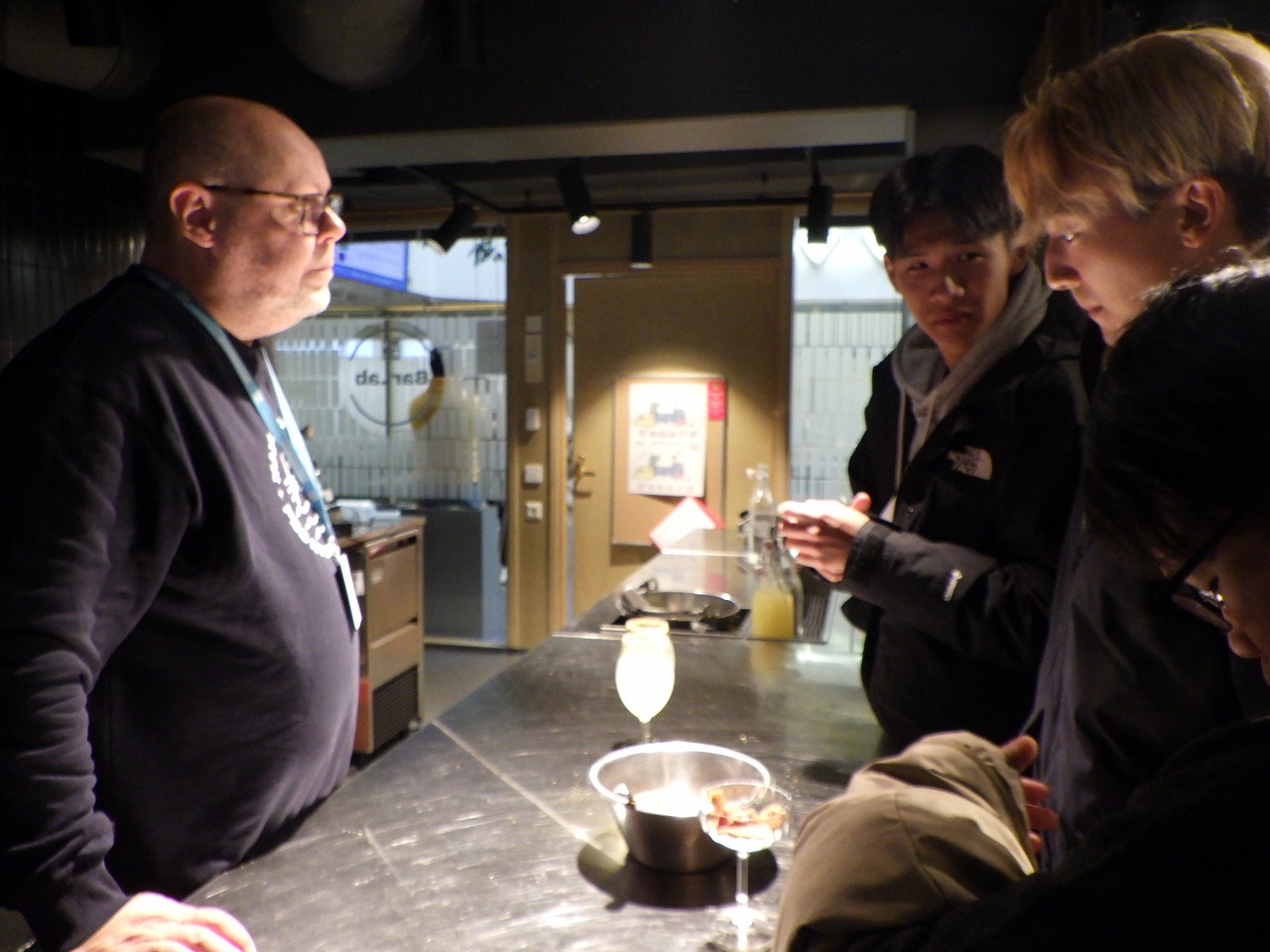 オレンジの種や皮を利用したモクテルの紹介