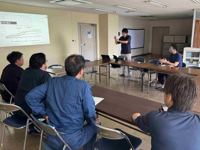 戸苅准教授が補足説明し意見交換